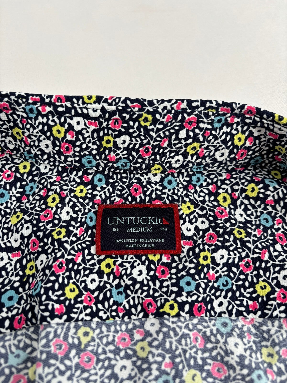 UNTUCKit Men's M Short Sleeve Button Up Shirt Navy Floral Print Stretch