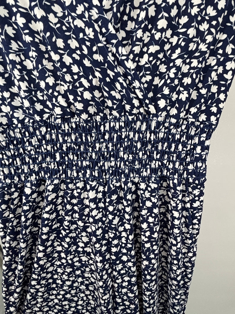 Kaileigh Navy Floral Wide Leg Jumpsuit Women's XS Surplice V-Neck Flutter Sleeve