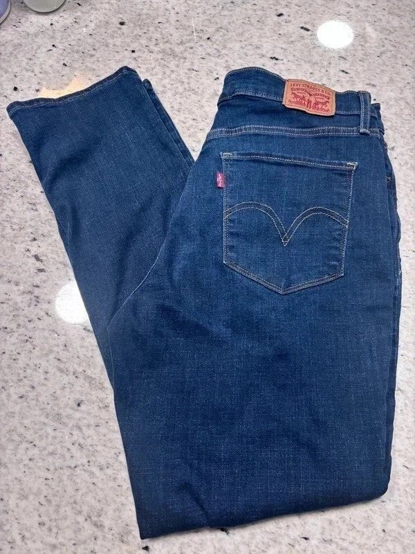 Levi's Women's Size 12 Classic Straight Leg Blue Denim Jeans