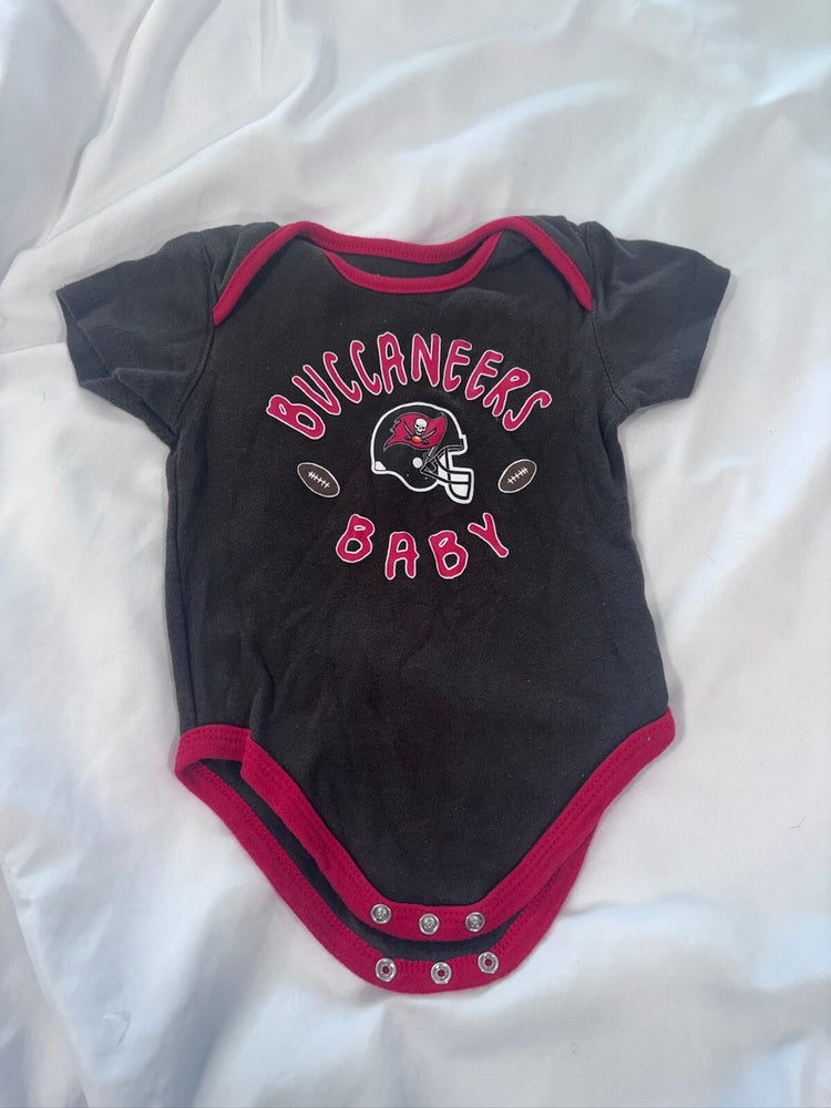 NFL Tampa Bay Buccaneers Baby Bodysuit 12M Black and Red Cotton