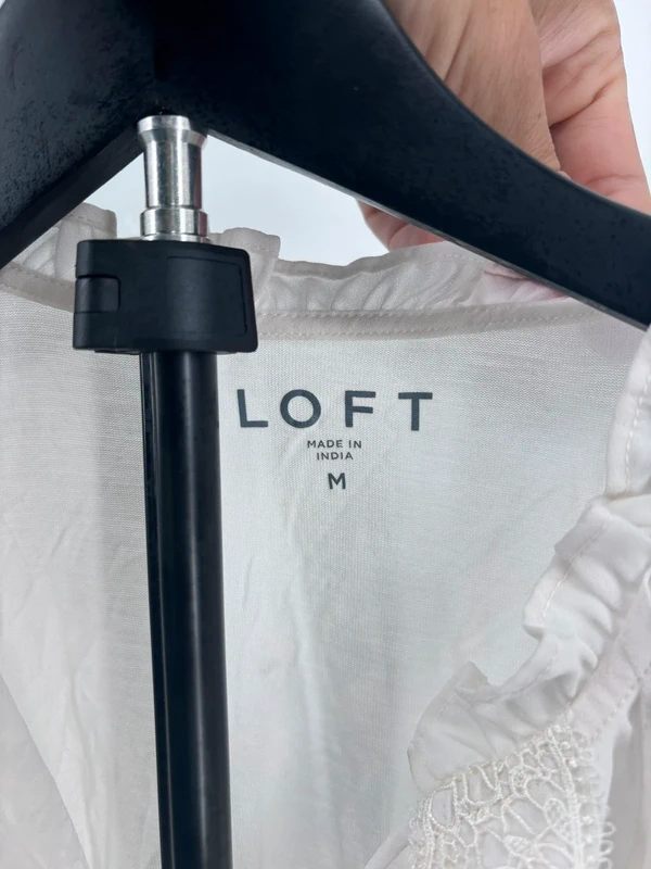 LOFT Ivory Sleeveless Lace Detail Blouse Size M