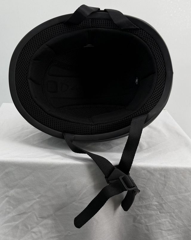 Daytona Helmets Matte Black Motorcycle Helmet XL with Carrying Bag