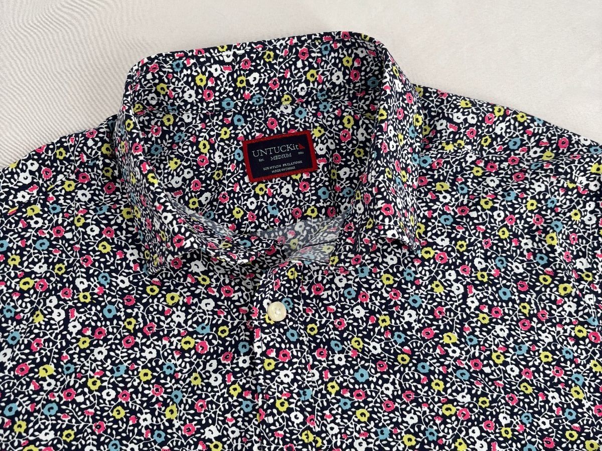UNTUCKit Men's M Short Sleeve Button Up Shirt Navy Floral Print Stretch
